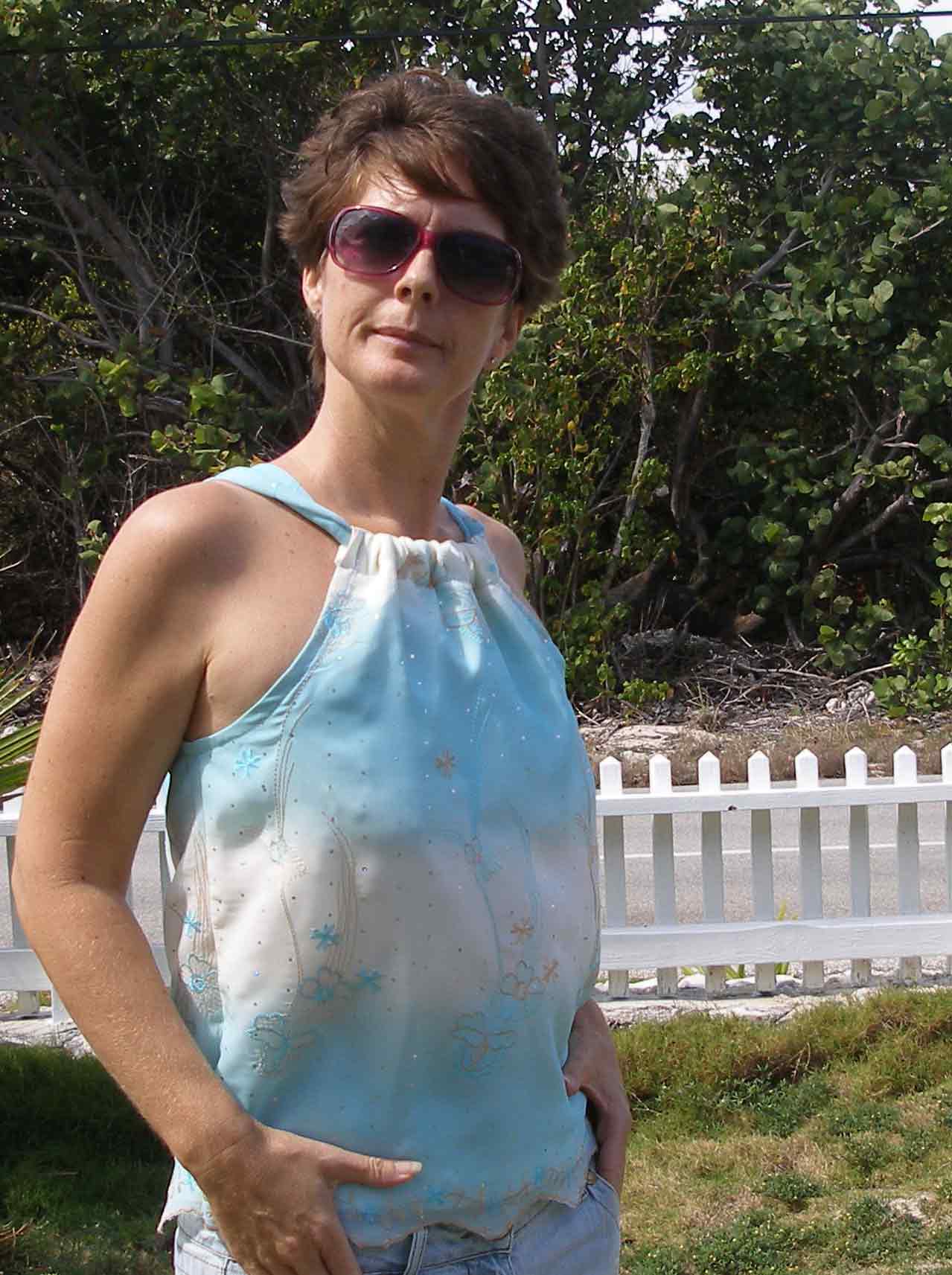So Sew Easy: Chiffon blouse, free pattern and tutorial