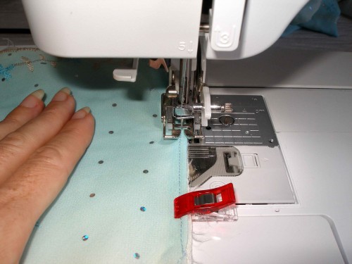 Joining the outer fabric to the lining