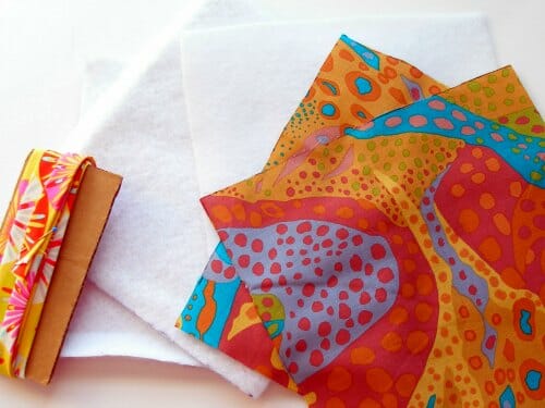 How to make easy quilted potholders.  Great beginner project and love the free-form quilting!