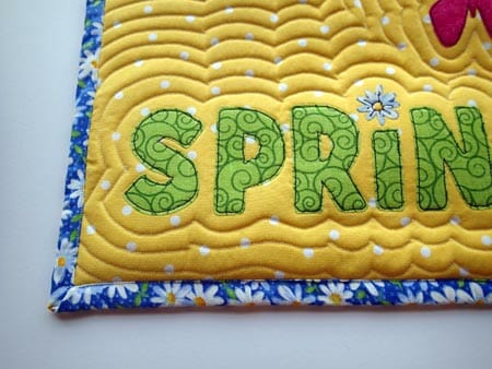 Template and directions to make this Spring Mug Rug or placemat.