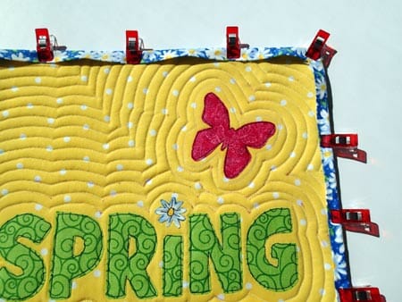 Template and directions to make this Spring Mug Rug or placemat.