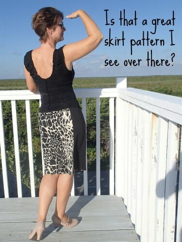 Free skirt pattern. Love this color block skirt with the fade away panels on the side that make me look instantly slimmer!