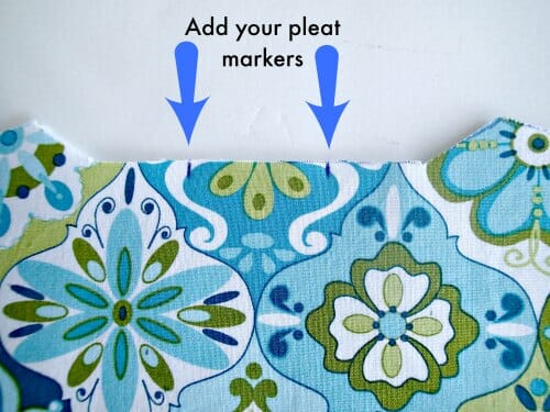 I've never seen this type of easy bag pattern before. Love those handles!
