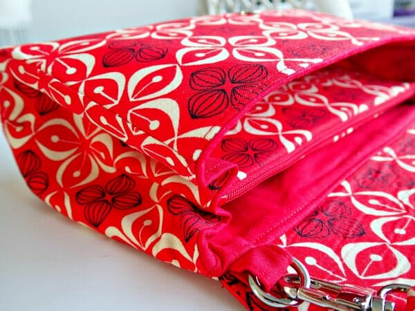 Video tutorial for how to sew the GLENDS Convertible Clutch bag from Swoon Patterns.