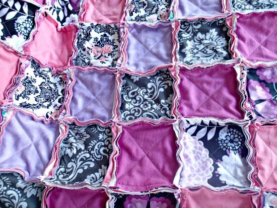 I always wondered how to make a rag quilt, and this is a great tutorial. Has a video and a photo step by step. Snuggly-wuggly goodness :-)