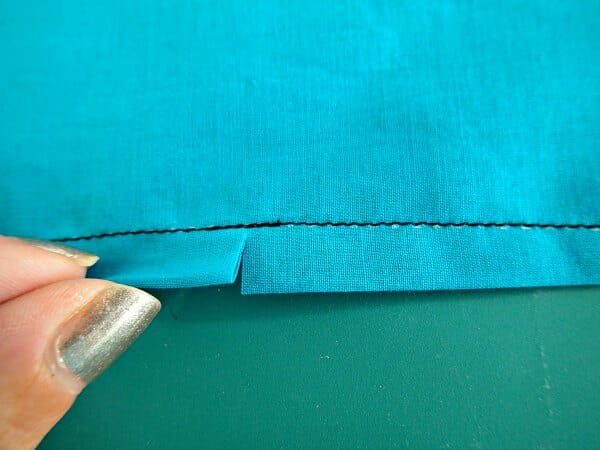 The easy way to mark and sew double ended darts. Now I KNOW I can get them exactly level with this method.