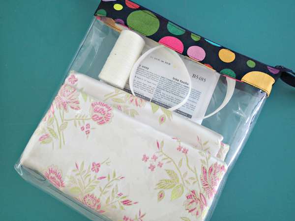 How to make clear vinyl zipper bags. I use mine to keep fabric, thread, pattern and zipper together for planned projects, but these are good for lots of things. Think first aid kit!